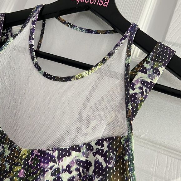 Lululemon Running In The City Tank - Picture 5 of 10